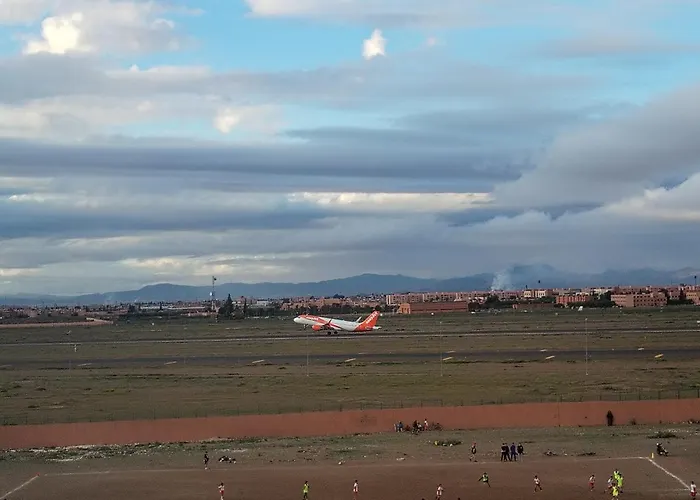 Riad Sarsar Airport